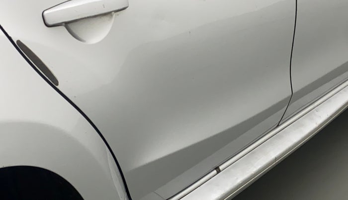 2015 Nissan Terrano XL (D), Diesel, Manual, 1,22,107 km, Right rear door - Minor scratches