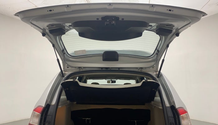2015 Nissan Terrano XL (D), Diesel, Manual, 1,22,107 km, Boot Door Open