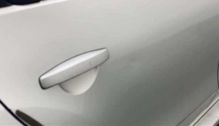 2015 Nissan Terrano XL (D), Diesel, Manual, 1,22,107 km, Right rear door - Slightly dented