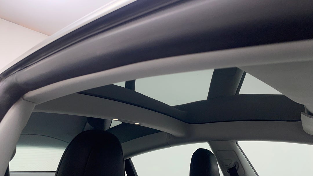Interior Sunroof/Moonroof
