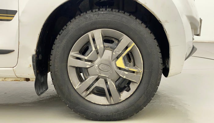 2017 Datsun Redi Go GOLD LIMITED EDITION, Petrol, Manual, 73,805 km, Right Front Wheel