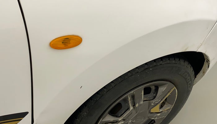 2017 Datsun Redi Go GOLD LIMITED EDITION, Petrol, Manual, 73,805 km, Right fender - Minor scratches