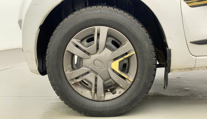 2017 Datsun Redi Go GOLD LIMITED EDITION, Petrol, Manual, 73,805 km, Left Front Wheel