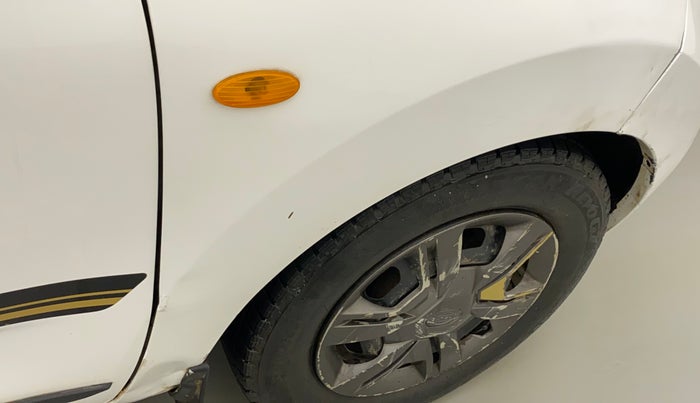 2017 Datsun Redi Go GOLD LIMITED EDITION, Petrol, Manual, 73,805 km, Right fender - Slightly dented