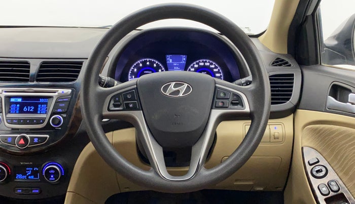 2015 Hyundai Verna FLUIDIC 4S 1.6 VTVT S(O), Petrol, Manual, 43,577 km, Steering Wheel Close Up
