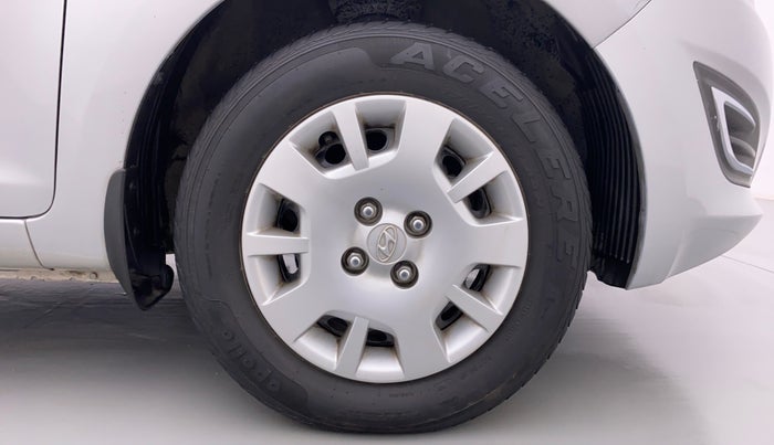 2013 Hyundai i20 MAGNA O 1.2, Petrol, Manual, 40,517 km, Right Front Wheel