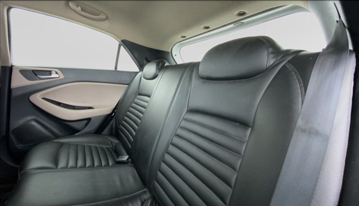 2019 Hyundai Elite i20 1.2 MAGNA PLUS VTVT, Petrol, Manual, 33,320 km, Right Side Rear Door Cabin