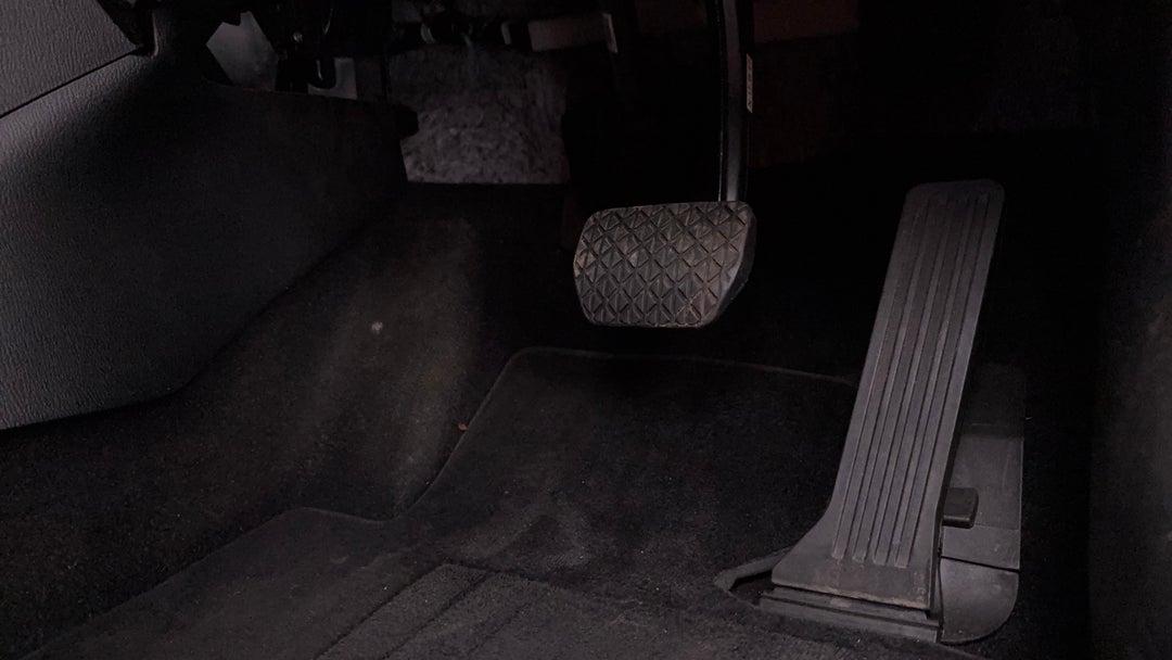 2017 Mazda CX-3 Akari (FWD), Automatic, 62060 km, Pedals and Footmat