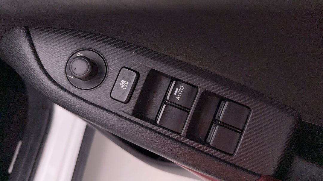 2017 Mazda CX-3 Akari (FWD), Automatic, 62060 km, Drivers Side Door Panel Controls