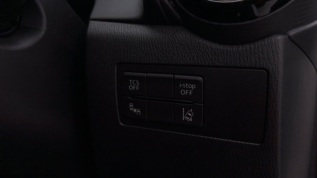 2017 Mazda CX-3 Akari (FWD), Automatic, 62060 km, Utility Switches/Buttons