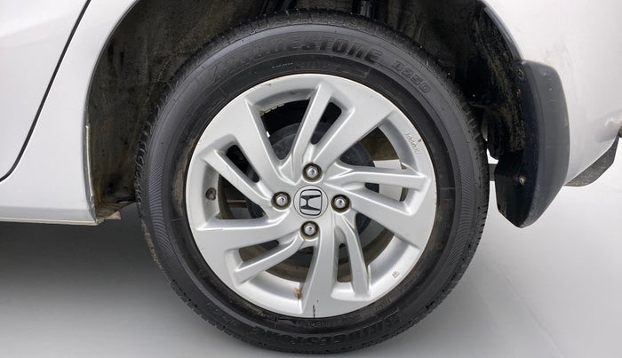 2017 Honda Jazz 1.2 V MT, Petrol, Manual, 67,100 km, Left Rear Wheel