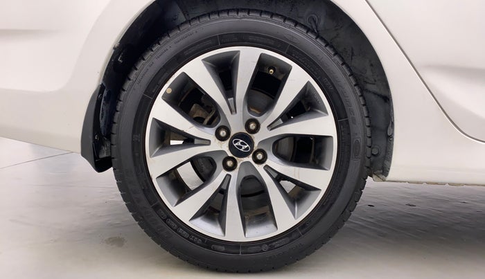 2013 Hyundai Verna FLUIDIC 1.6 SX CRDI, Diesel, Manual, 75,381 km, Right Rear Wheel