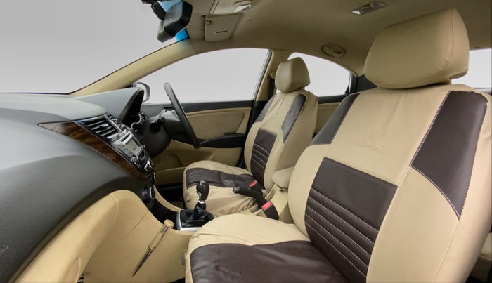2013 Hyundai Verna FLUIDIC 1.6 SX CRDI, Diesel, Manual, 75,381 km, Right Side Front Door Cabin