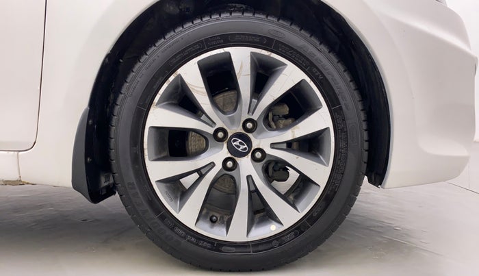 2013 Hyundai Verna FLUIDIC 1.6 SX CRDI, Diesel, Manual, 75,381 km, Right Front Wheel