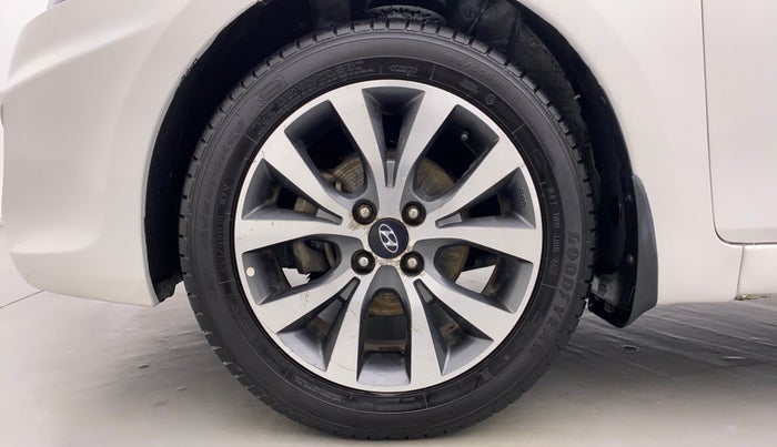 2013 Hyundai Verna FLUIDIC 1.6 SX CRDI, Diesel, Manual, 75,381 km, Left Front Wheel
