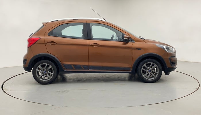2018 Ford FREESTYLE TITANIUM 1.2 TI-VCT MT, Petrol, Manual, 31,880 km, Right Side View