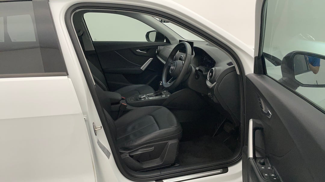 2022 Audi Q2 35 Tfsi, Automatic, 30520 km, Right Side Front Door Cabin View