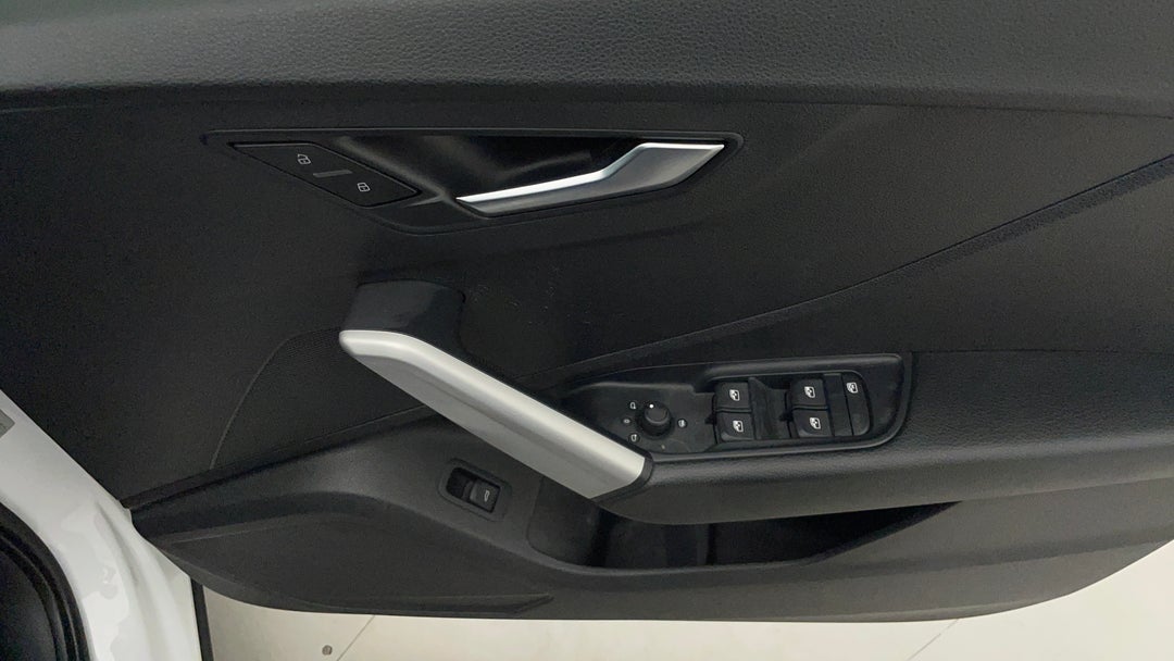 2022 Audi Q2 35 Tfsi, Automatic, 30520 km, Drivers Side Door Panel Controls