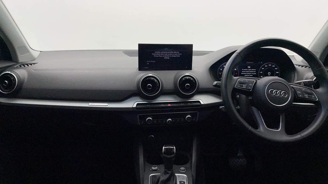2022 Audi Q2 35 Tfsi, Automatic, 30520 km, Dashboard View