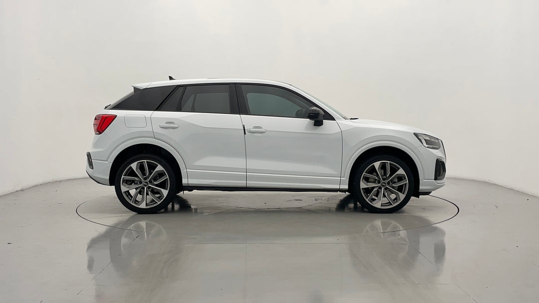 2022 Audi Q2 35 Tfsi, Automatic, 30520 km, Right Side View