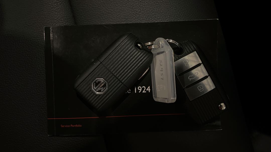 2023 MG ZS Excite, Automatic, 18555 km, Key Close-up