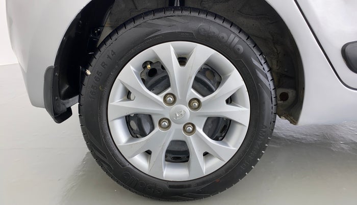 2014 Hyundai Grand i10 MAGNA 1.2 VTVT, Petrol, Manual, 66,365 km, Right Rear Wheel