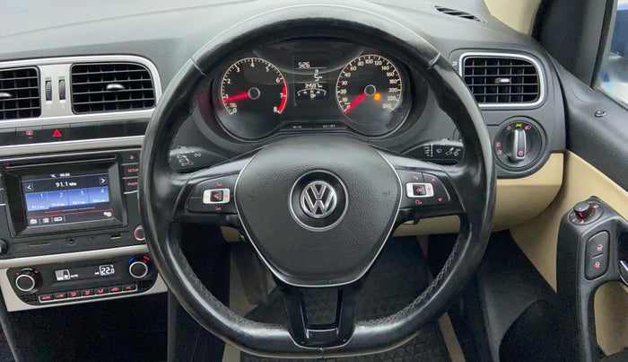 2016 Volkswagen Ameo HIGHLINE 1.2, Petrol, Manual, 34,597 km, Steering Wheel Close-up