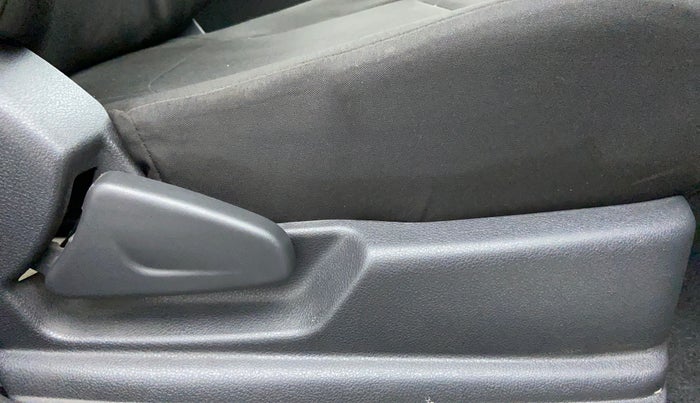 2016 Renault Kwid RXT, Petrol, Manual, 10,423 km, Driver Side Adjustment Panel