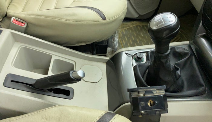 2015 Mahindra Scorpio S8, Diesel, Manual, 60,362 km, Gear Lever