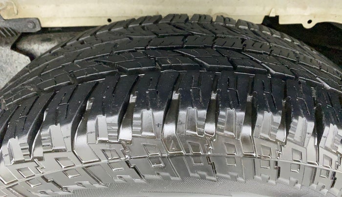 2015 Mahindra Scorpio S8, Diesel, Manual, 60,362 km, Left Rear Tyre Tread