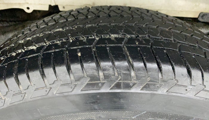 2015 Mahindra Scorpio S8, Diesel, Manual, 60,362 km, Right Rear Tyre Tread