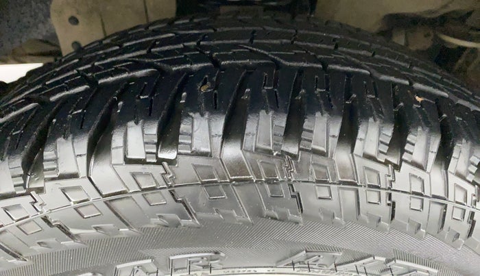 2015 Mahindra Scorpio S8, Diesel, Manual, 60,362 km, Right Front Tyre Tread
