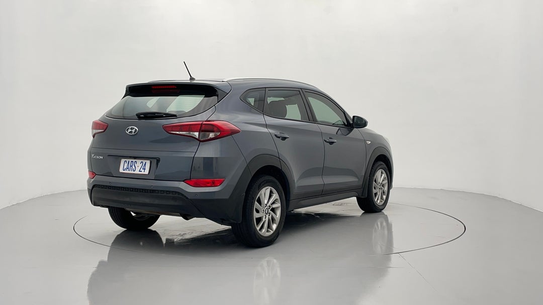 Right Back Diagonal (45- Degree) View