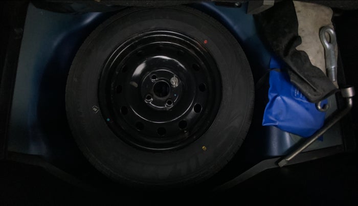2014 Maruti Swift VXI D, Petrol, Manual, 28,700 km, Spare Tyre