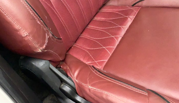 2018 Maruti Swift VXI, Petrol, Manual, 57,941 km, Driver seat - Cover slightly torn