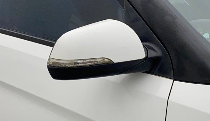 2016 Hyundai Creta SX PLUS AT 1.6 PETROL, Petrol, Automatic, 77,051 km, Right rear-view mirror - Indicator light has minor damage