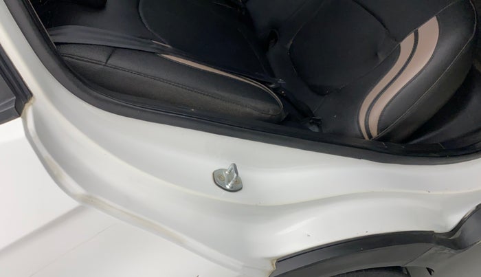 2016 Hyundai Creta SX PLUS AT 1.6 PETROL, Petrol, Automatic, 77,051 km, Right C pillar - Minor scratches