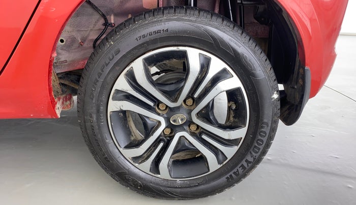 2019 Tata Tiago XZA 1.2 REVOTRON, Petrol, Automatic, 39,417 km, Left Rear Wheel
