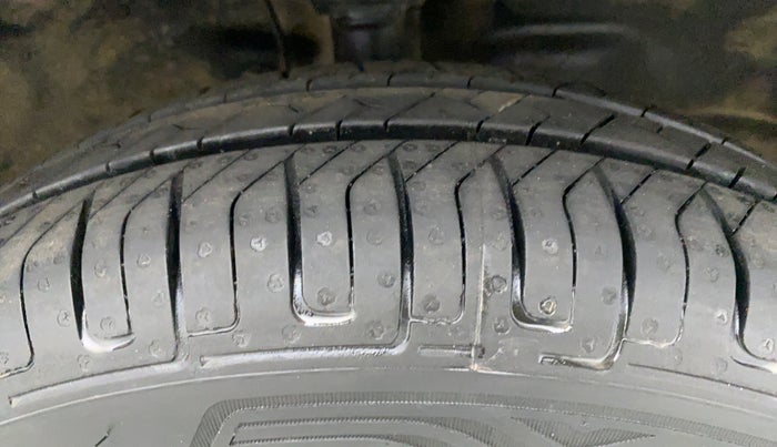 2015 Maruti Wagon R 1.0 LXI, Petrol, Manual, 30,722 km, Right Front Tyre Tread