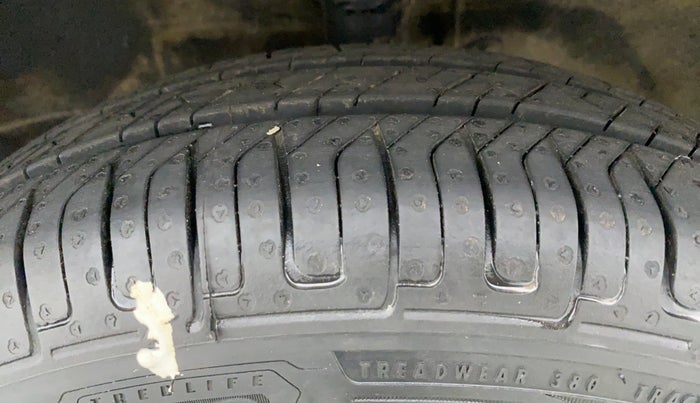 2015 Maruti Wagon R 1.0 LXI, Petrol, Manual, 30,722 km, Left Front Tyre Tread
