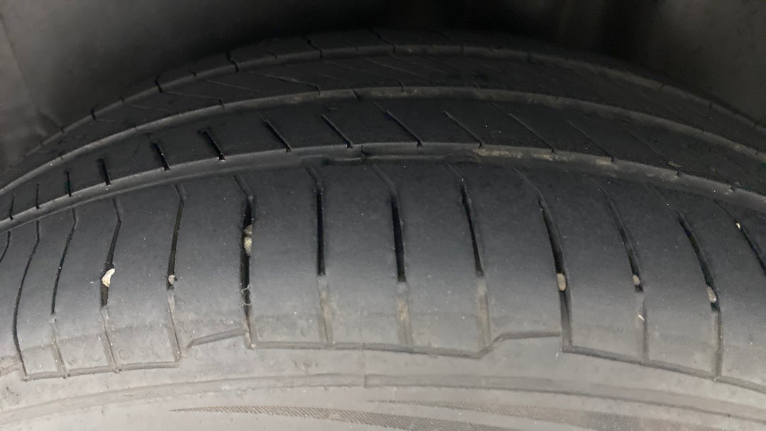 Left Rear Tyre Tread
