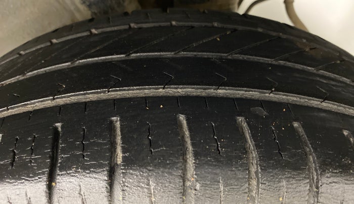 2014 Hyundai Grand i10 SPORTZ 1.2 KAPPA VTVT, Petrol, Manual, 48,507 km, Left Rear Tyre Tread