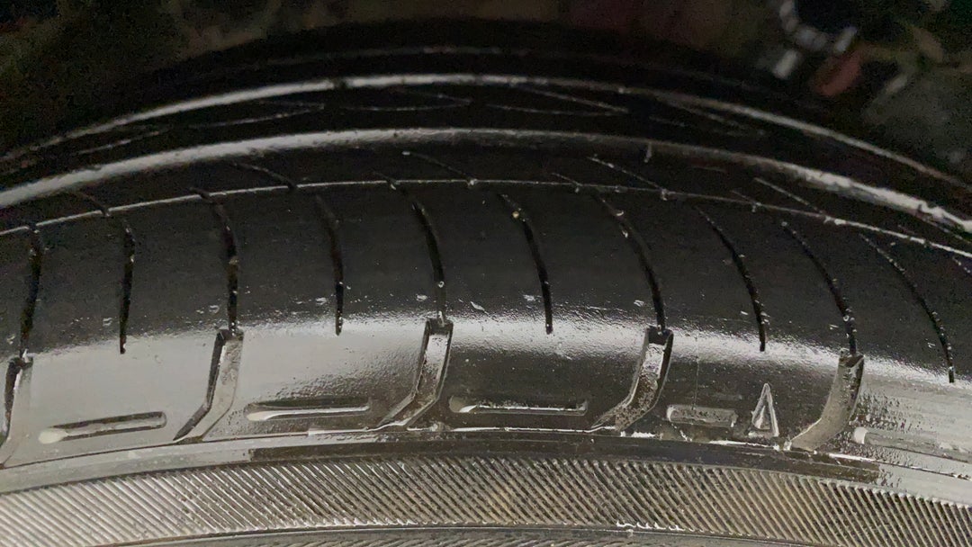 Right Rear Tyre Tread