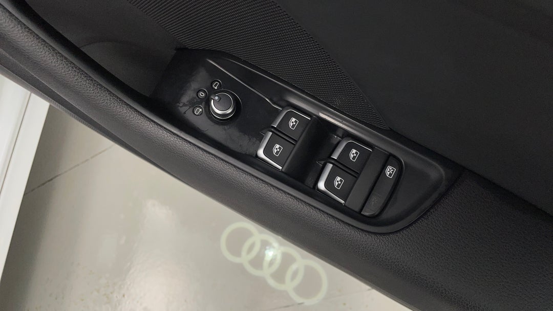 2019 Audi A3 35 Tfsi  (1.4 Tfsi Cod), Automatic, 49945 km, Drivers Side Door Panel Controls