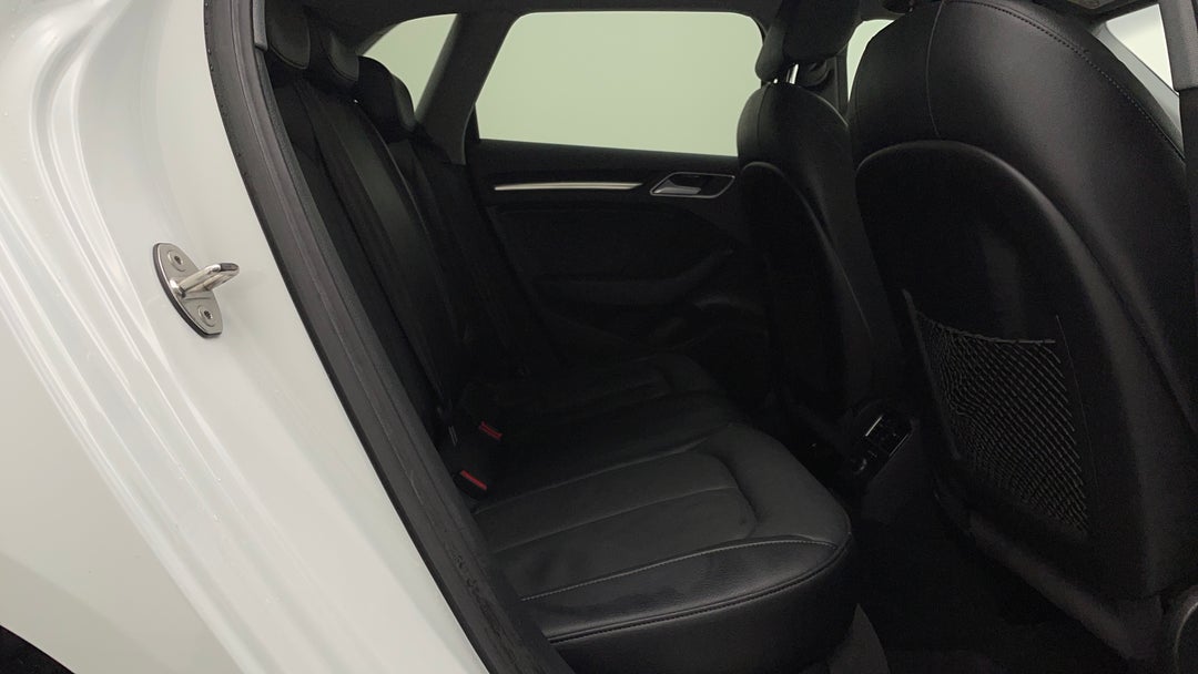2019 Audi A3 35 Tfsi  (1.4 Tfsi Cod), Automatic, 49945 km, Right Side Rear Door Cabin View