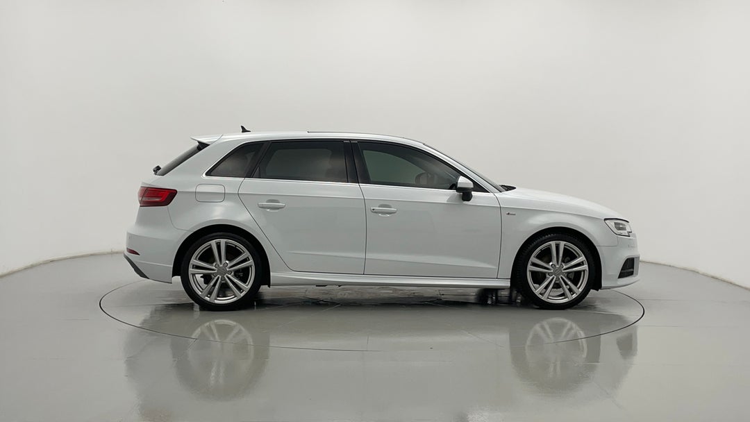 2019 Audi A3 35 Tfsi  (1.4 Tfsi Cod), Automatic, 49945 km, Right Side View