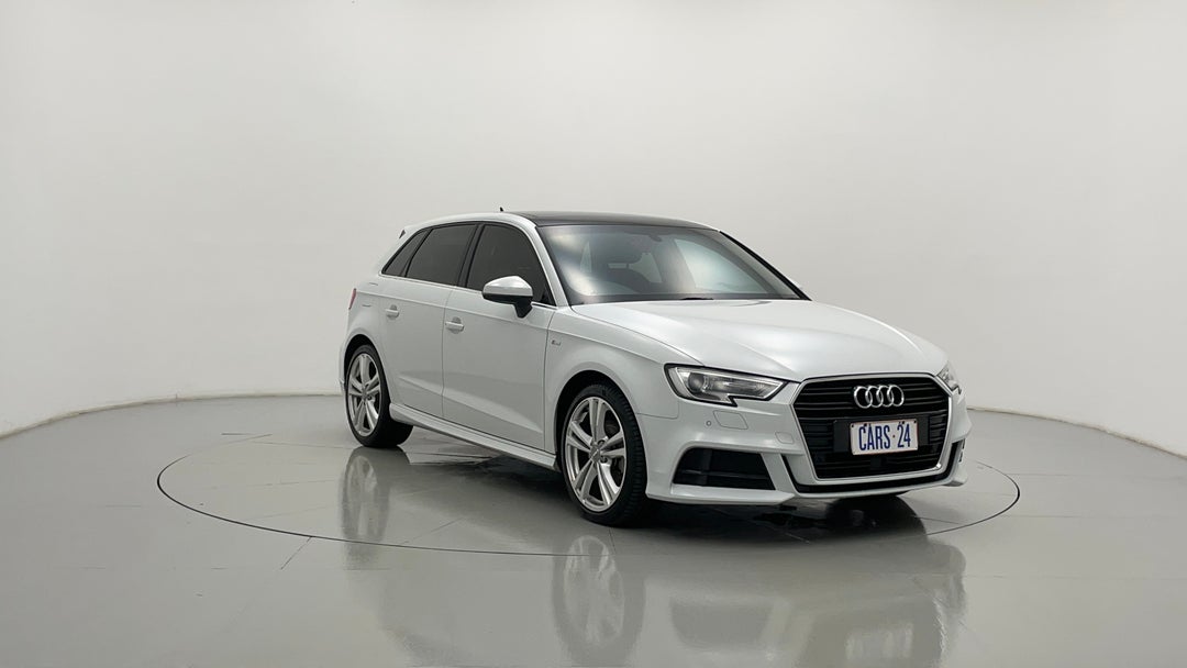 2019 Audi A3 35 Tfsi  (1.4 Tfsi Cod), Automatic, 49945 km, Right Front Diagonal (45- Degree) View