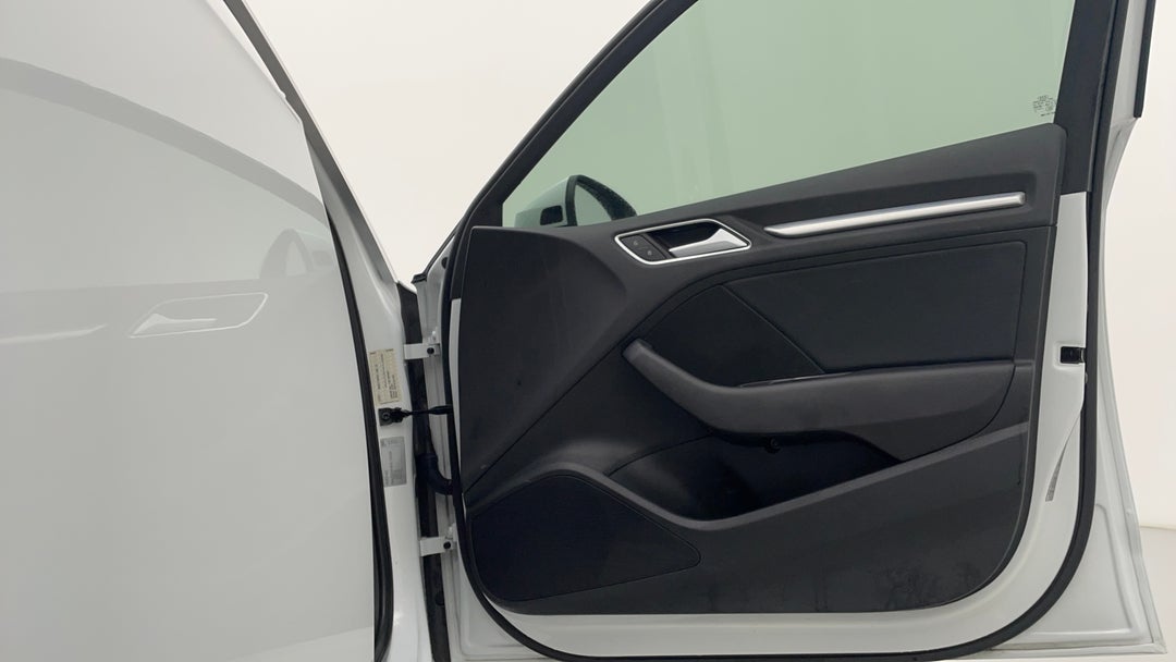 2019 Audi A3 35 Tfsi  (1.4 Tfsi Cod), Automatic, 49945 km, Speaker View