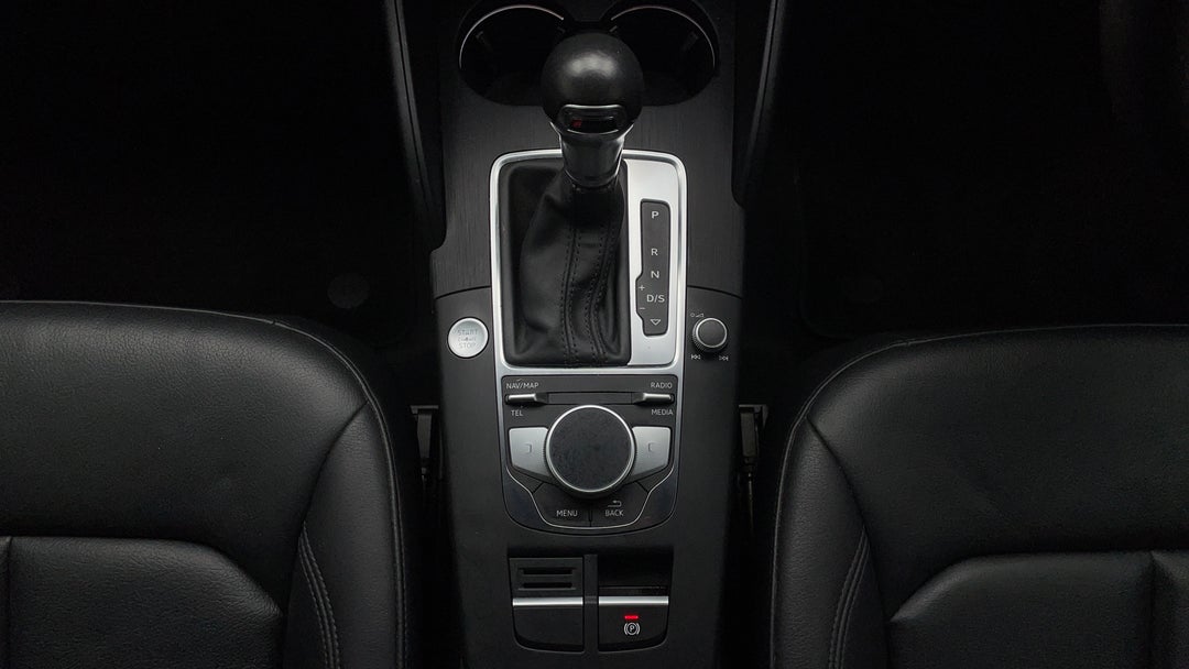 2019 Audi A3 35 Tfsi  (1.4 Tfsi Cod), Automatic, 49945 km, Gear Lever 