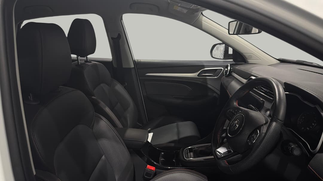 2025 MG Zst Vibe, Automatic, 16019 km, Right Side Front Door Cabin View